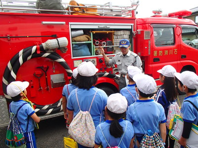 20151120浅川小学校庁舎見学01.JPG