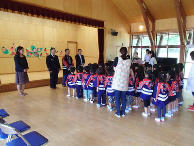 20160523白方こども園幼年消防クラブ入団式006.JPG