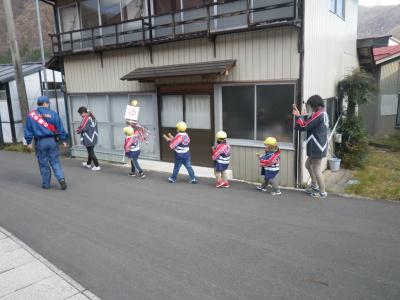 H29.11.9湯本幼稚園防火パレード2.JPG