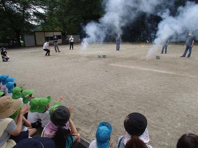 天栄幼稚園花火教室「4」.jpg